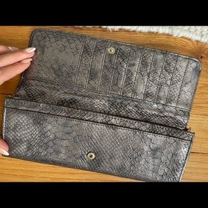 Selling wallet never used
